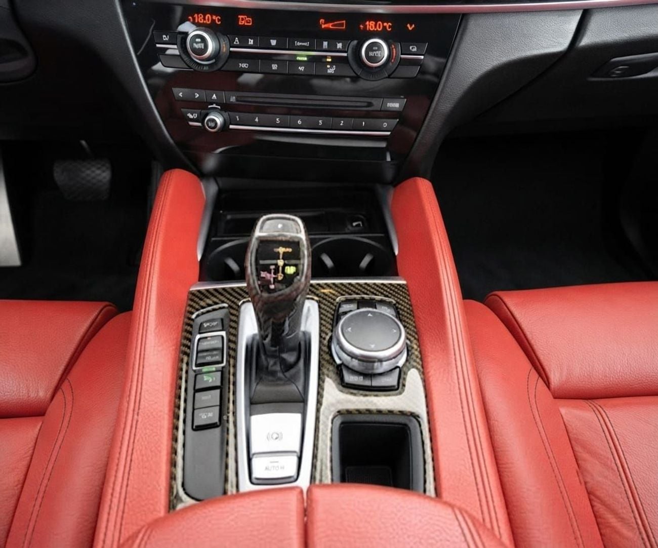 BMW X6 50i M SPORT LUXURY V8 4.4L-8CYL ORIGINAL PAINT - FULLY AGENCY MAINTAINED. AGMC-DUBAI