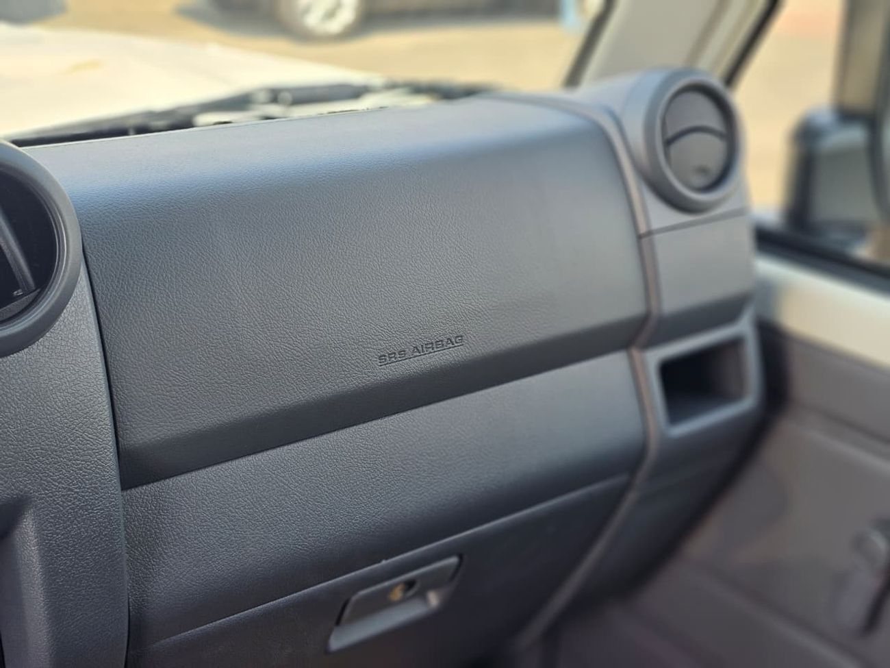 تويوتا لاند كروزر بيك آب DC 4.2L DIESEL MANUAL TRANSMISSION ( FOR RE-EXPORT ONLY )