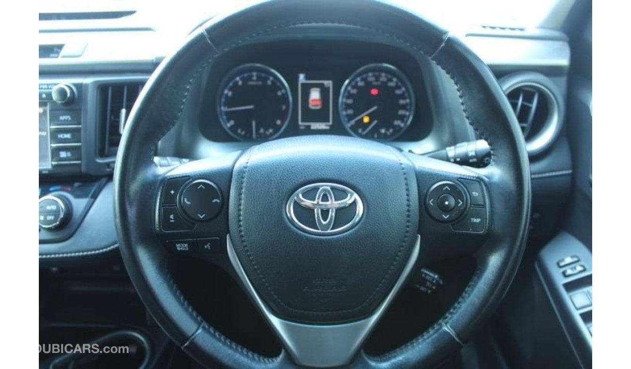 تويوتا راف ٤ Toyota RAV 4 TOYOTA RAV4 2017 4X4 - LE - FULL OPTION - LEATHER SEAT