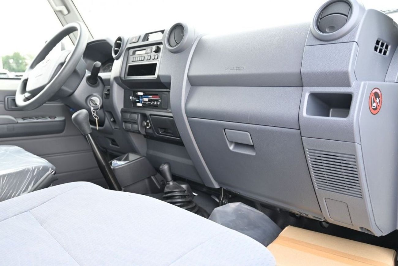 تويوتا لاند كروزر بيك آب تويوتا لاندكروزر 4.2 لتر ديزل، دبل كابين بيك اب 4WD 4 ابواب، لون ابيض، موديل 2022