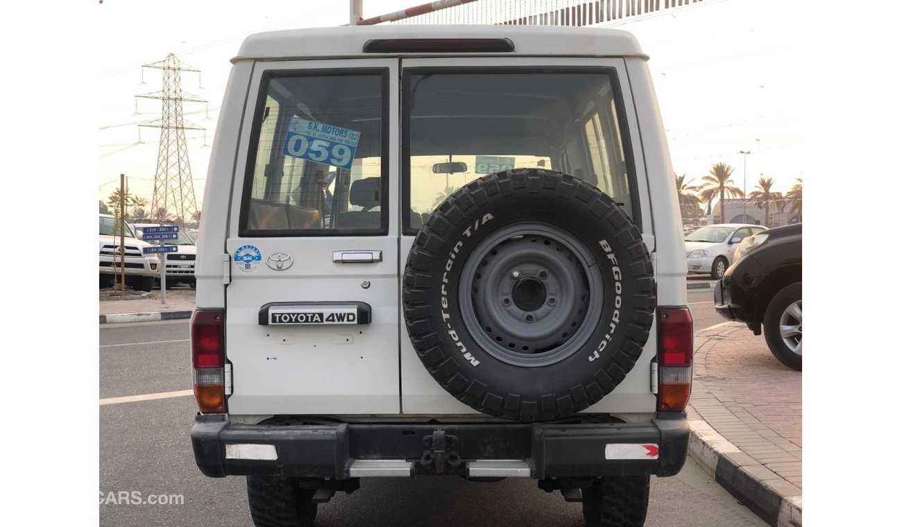 تويوتا لاند كروزر هارد توب LX78 4.2L Diesel, Snorkel, 16'' Rims, Low Milage, Clean Condition, Mp3, CD-Player (CODE # LX78)