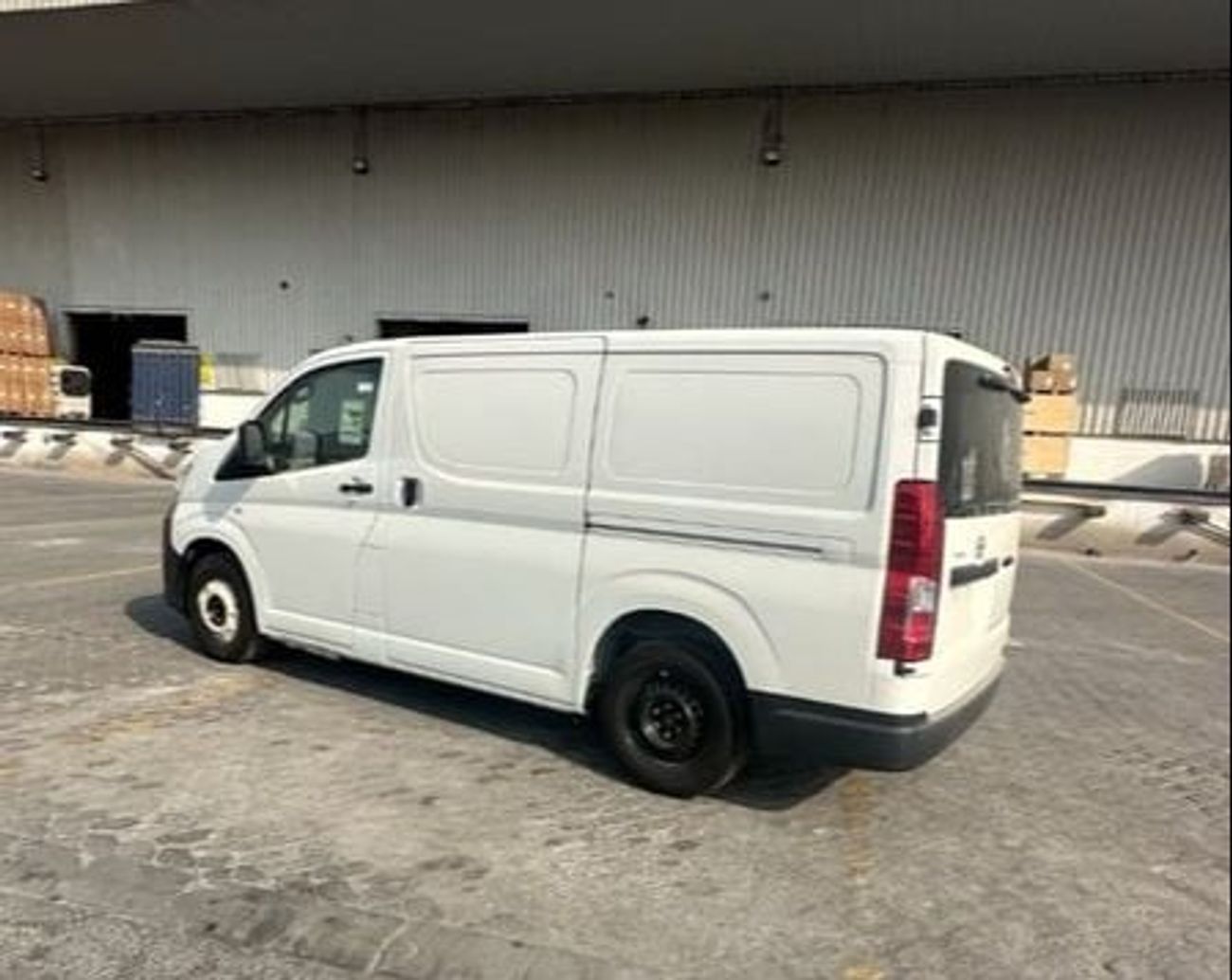 Toyota Hiace GL STD Roof Panel Van 3.5L 2026 GCC DUOBLE REAR DOOR