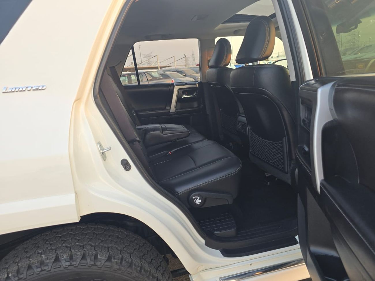 Toyota 4Runner 2016 Toyota 4Runner Limited Edition Full Option - 4.0L V6 - AWD 4x4 - 7 Seater - Sensors - 124,000 m