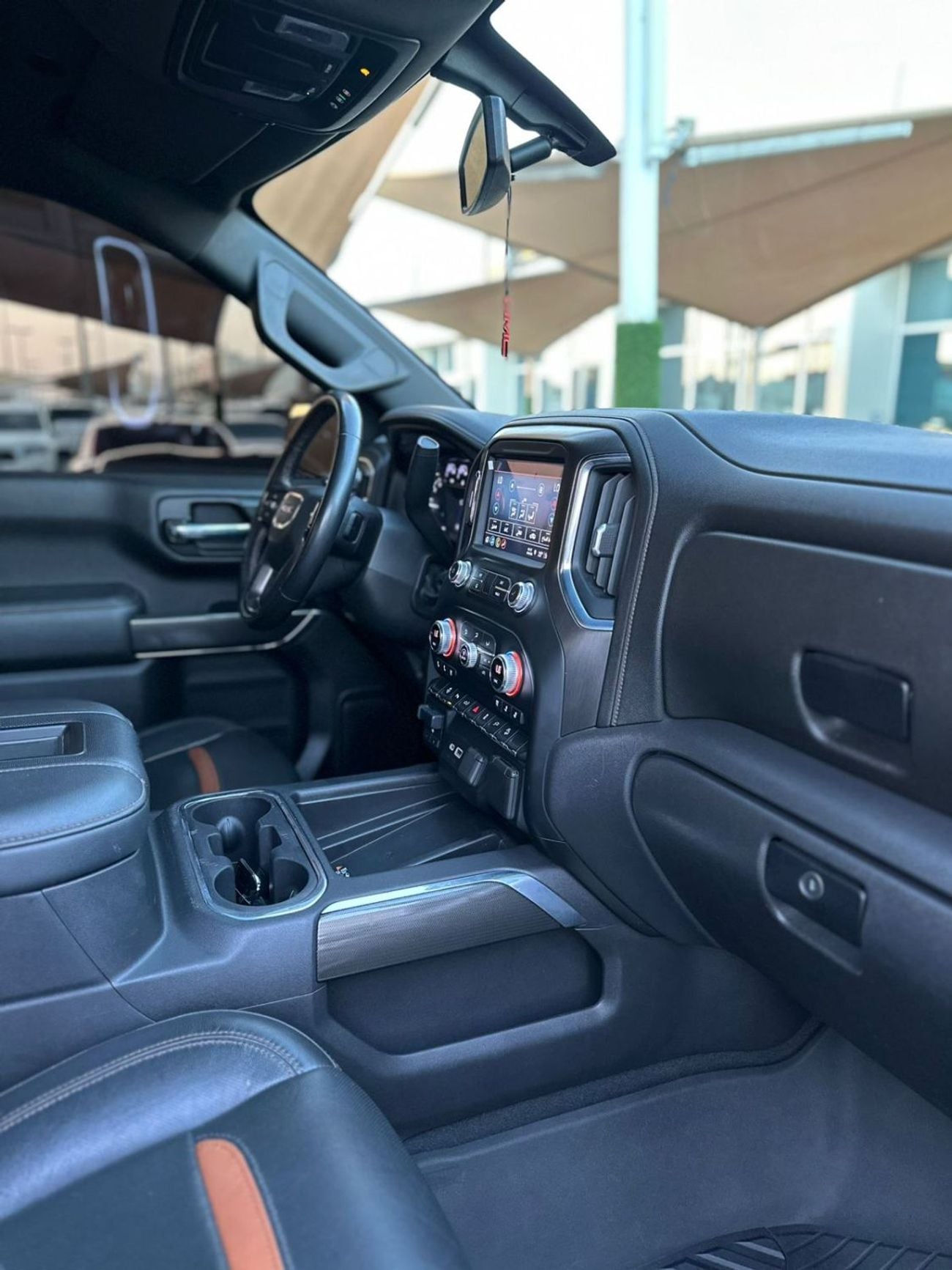 جي أم سي سييرا جي ام سي سيرا بيك اب AT4  خليجي 2021  فل ابشن صبغ وكاله بحاله ممتازه تحت الضمان