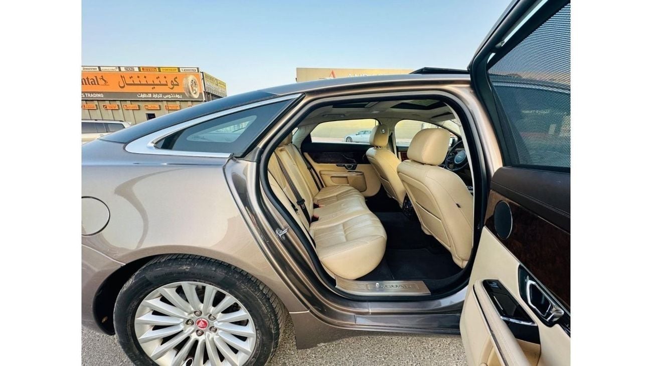 Jaguar XJ AED 980 PM | JAGUAR XJL  LUXURY | FULL AGENCY MAINTAINED | GCC SPECS | FIRST OWNER