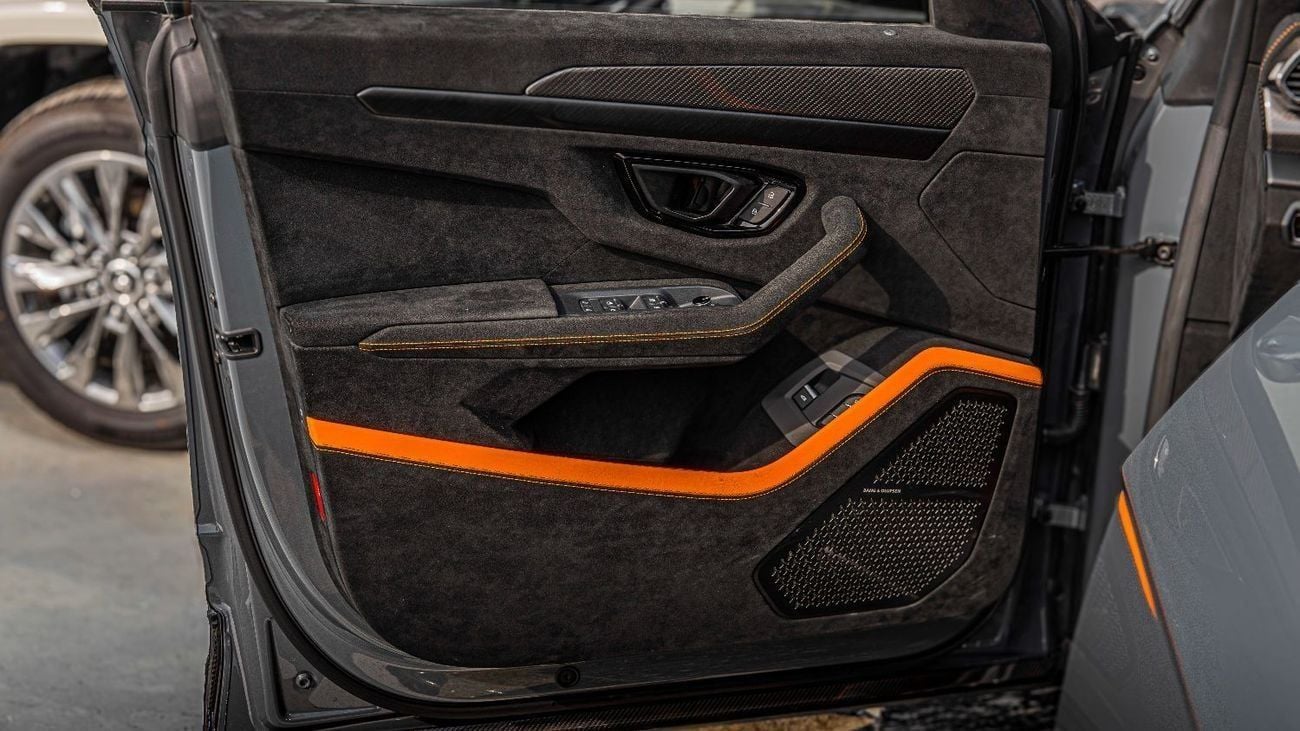 لامبورغيني اوروس 2024 Lamborghini Urus Performante | 4.0L Twin-Turbo V8 | 666 CV | 4,000 KM | Dealer Warranty