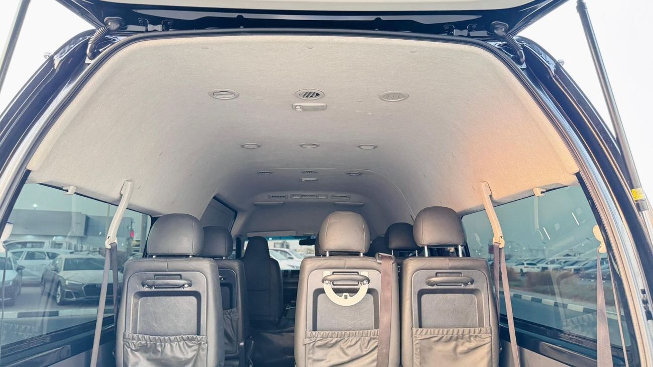Toyota Hiace POWER SLIDING DOOR | 14-SEATER | 3.0L DIESEL ENGINE | 2WD | AUTOMATIC TRANSMISSION | RHD