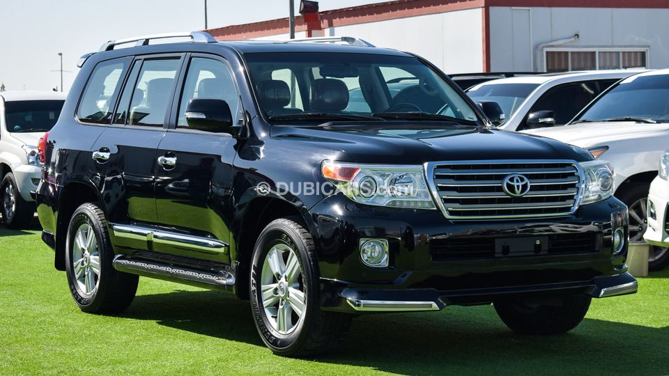 Used Toyota Land Cruiser VX.R V8 2014 for sale in Sharjah 302034