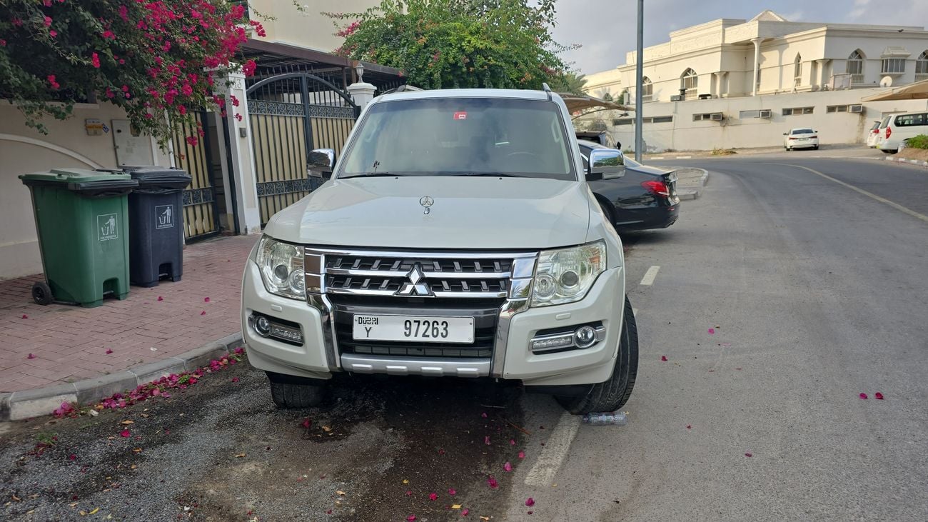 ميتسوبيشي باجيرو GLS Highline 3.8L (236 HP)