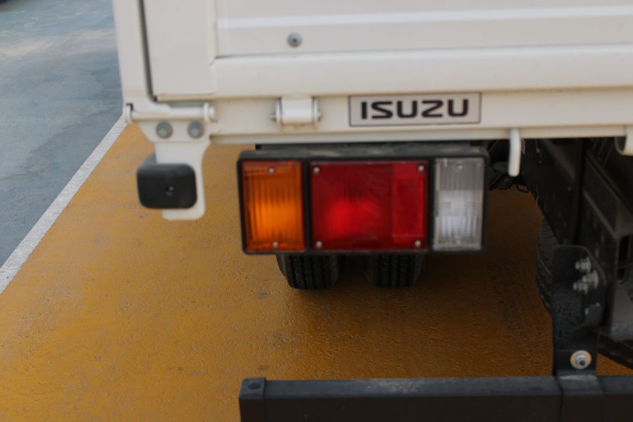 إيسوزو NPR شاحنة تجارية إيسوزو NPR 71 | ديزل موثوق | صفقات بالجملة | تصدير |