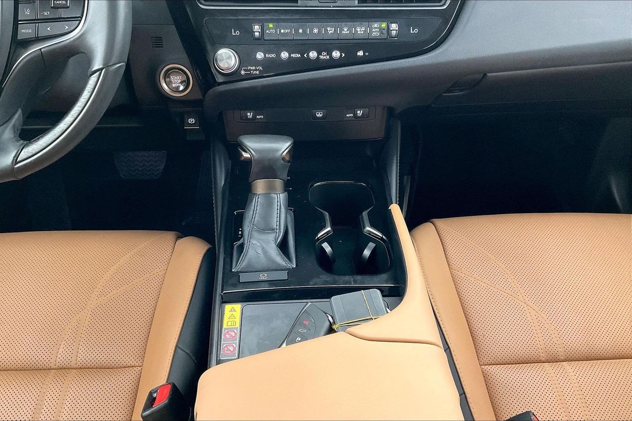 لكزس ES 350 Platinum | National Day Celebration | شامل الضمان | 0 ﺪﻔﻋﺓ ﺃﻮﻟﻯ