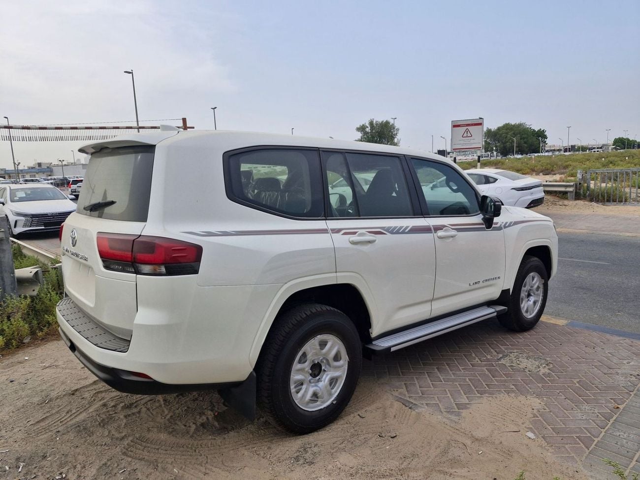 تويوتا لاند كروزر 2026 TOYOTA LC300 GX 4.0L BRAND NEW 0KM