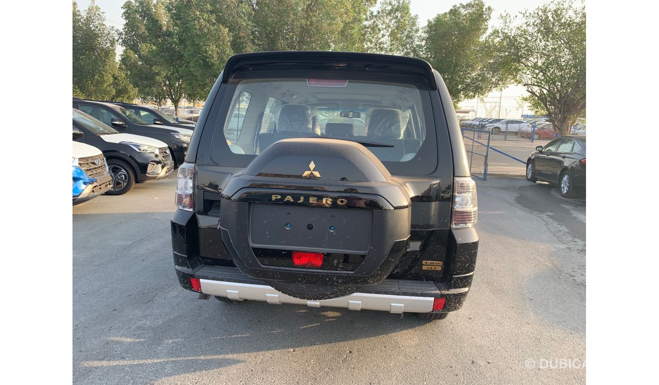 ميتسوبيشي باجيرو Pajero 3.8 Suroof Full Option