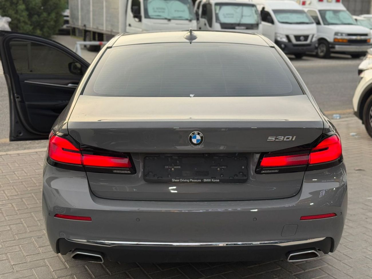 بي أم دبليو 530i Luxury 2.0L