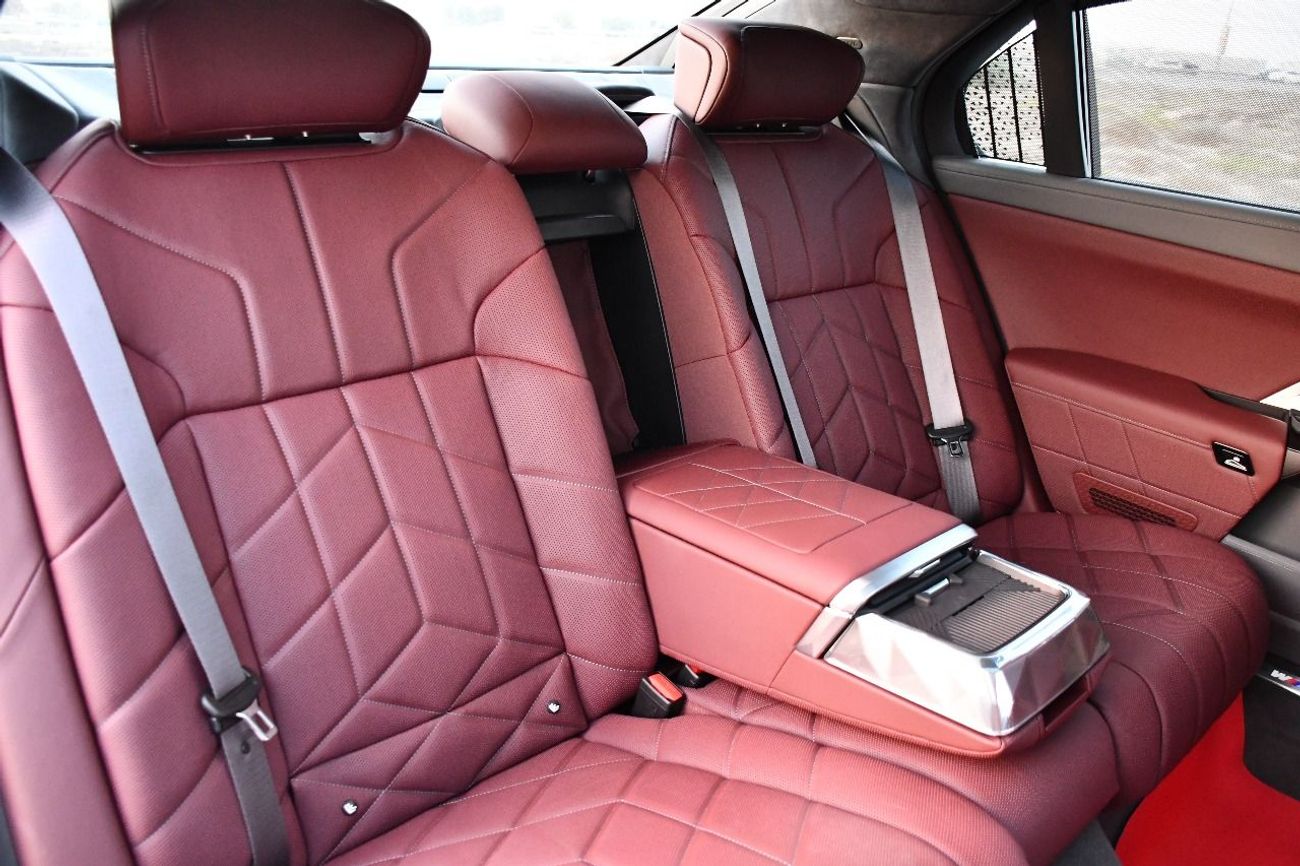 بي أم دبليو 735i BMW 735I  M KIT 2026  GCC