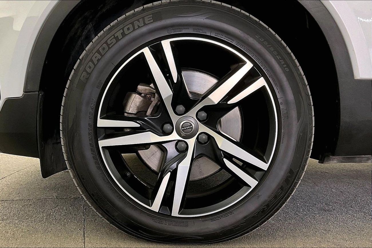 فولفو XC 40 T5 R Design | شامل الضمان | 0 ﺪﻔﻋﺓ ﺃﻮﻟﻯ