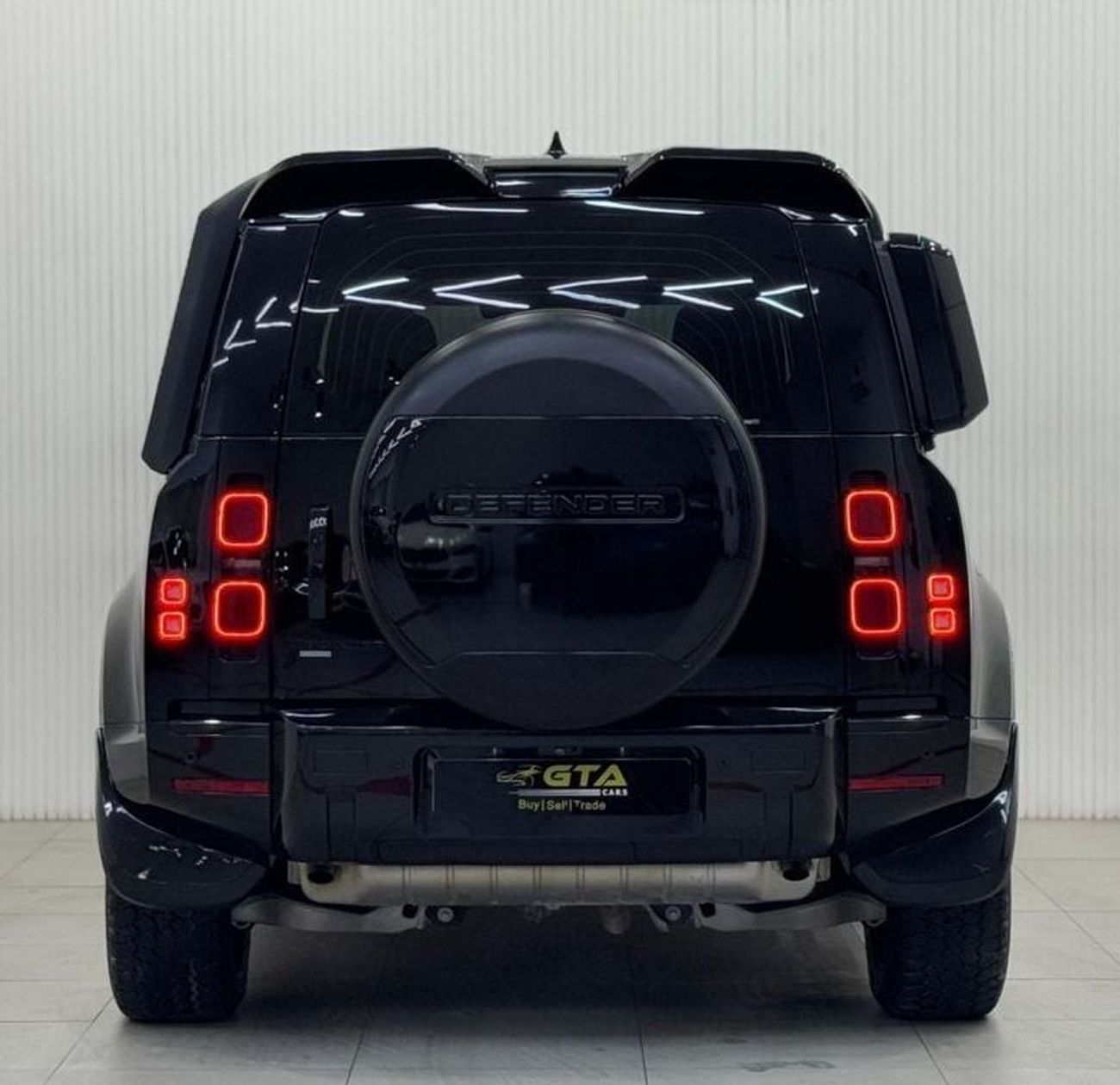 لاند روفر ديفندر 110 S P300 2.0L 2021 Land Rover Defender P300 S 110, Feb 2026 Land Rover Warranty, GCC