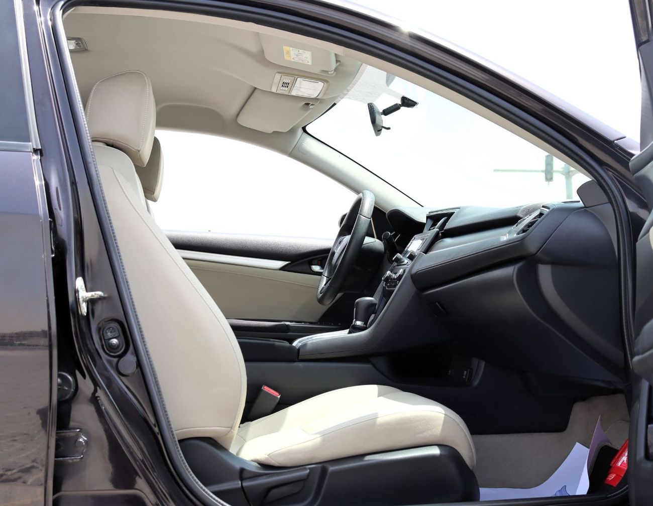 Honda Civic DX 1.6L 2020 Honda Civic GCC , accident-free, with a 1.6L, low mileage, in excellent condition