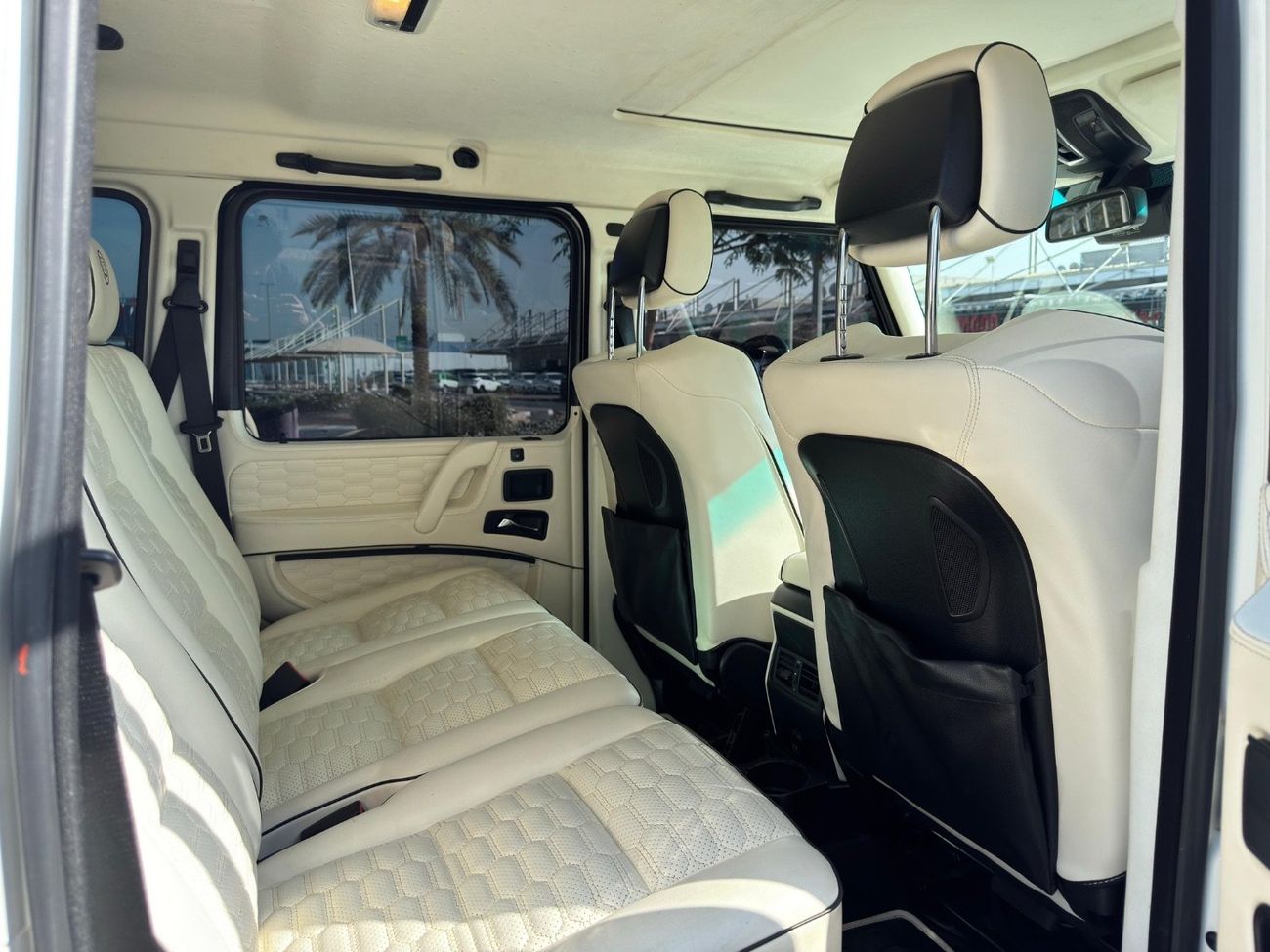 Mercedes-Benz G 500 Std 4.0L (422 HP)