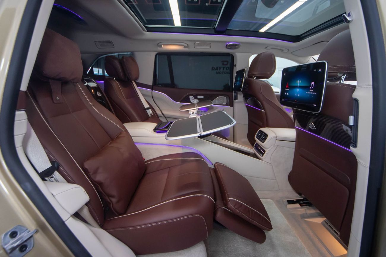 مرسيدس مايباخ gls600 مايباخ Maybach GLS600 | 2024 | 3,500 Km | Two Tone Color