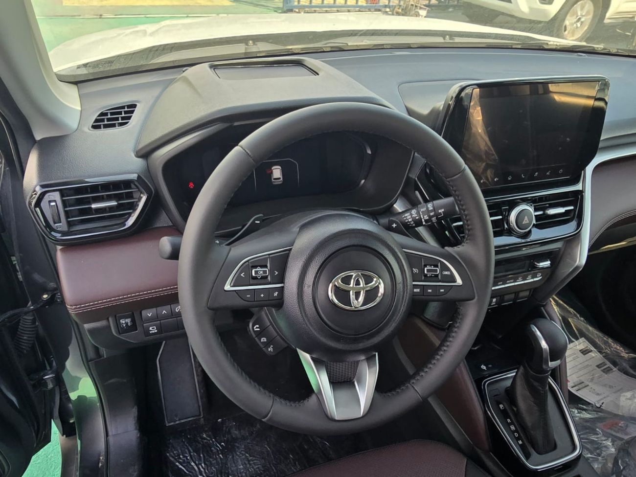 تويوتا أوربان كروزر 1.5L PETROL, FULL OPTIONS, GCC, 2025