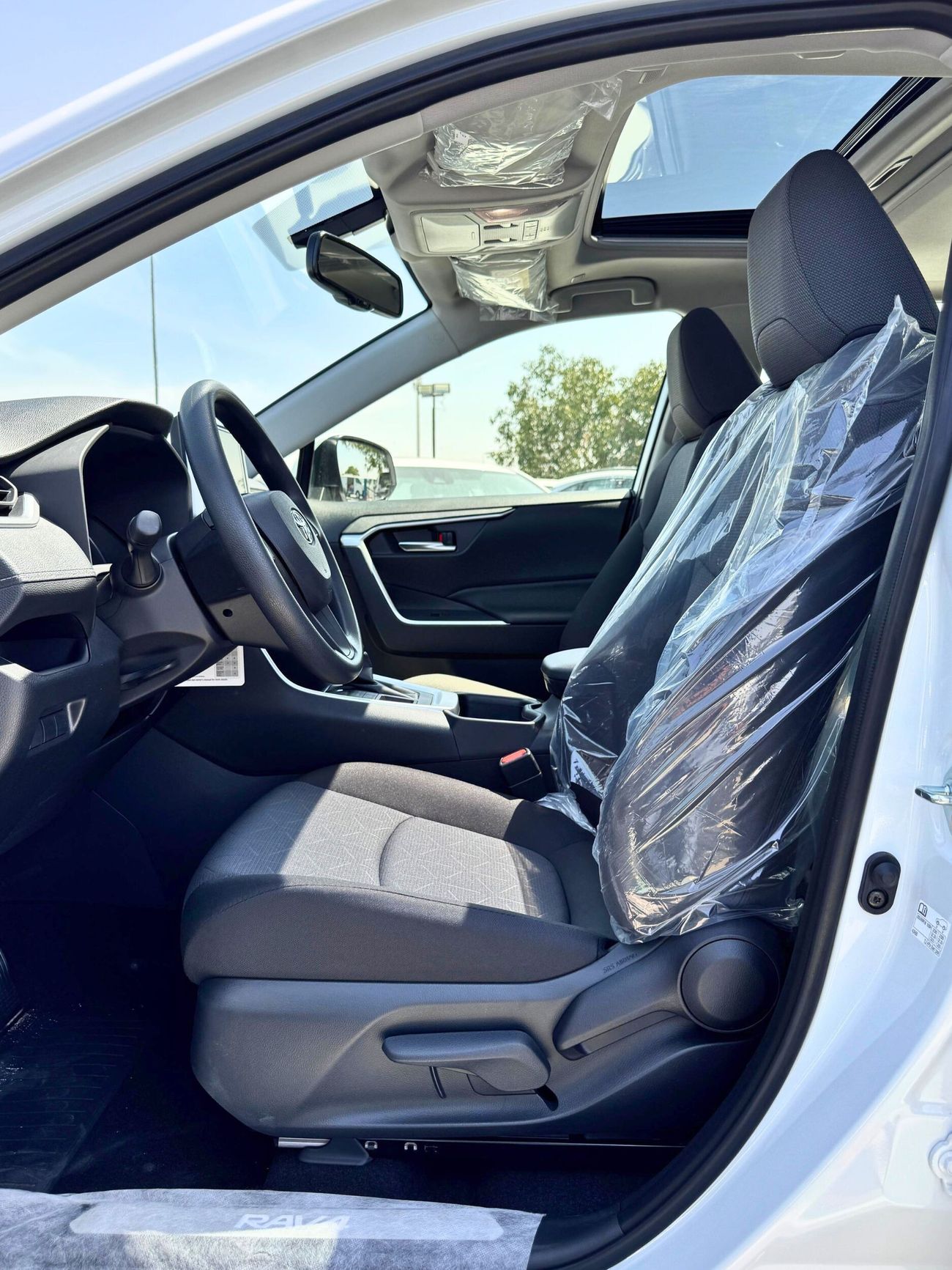 تويوتا راف ٤ EURO 6 / Full Option / 2.5L With Sunroof / 4WD CODE # RAVPH