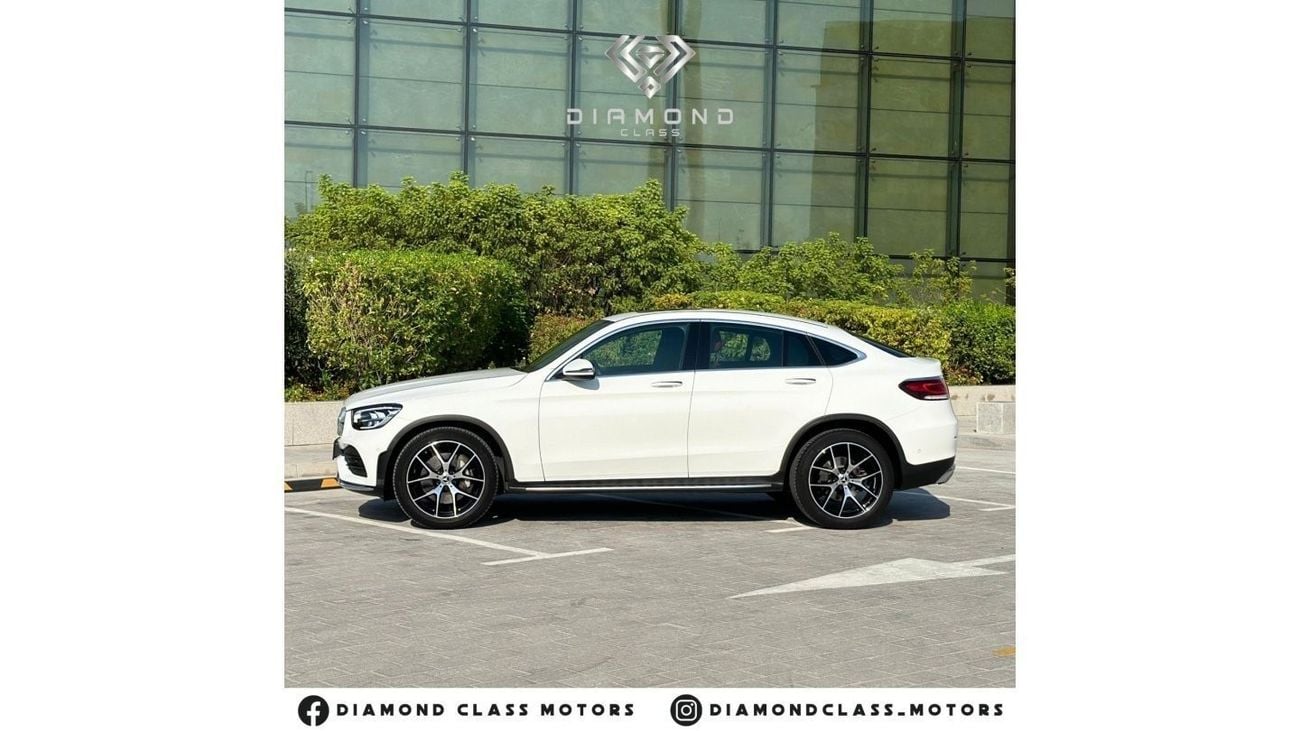 Mercedes-Benz GLC 200 Premium Mercedes GLC 200 Coupe  AMG line - 2.0T 4Matic  Sunroof  2022 GCC  Service Contract Under Me