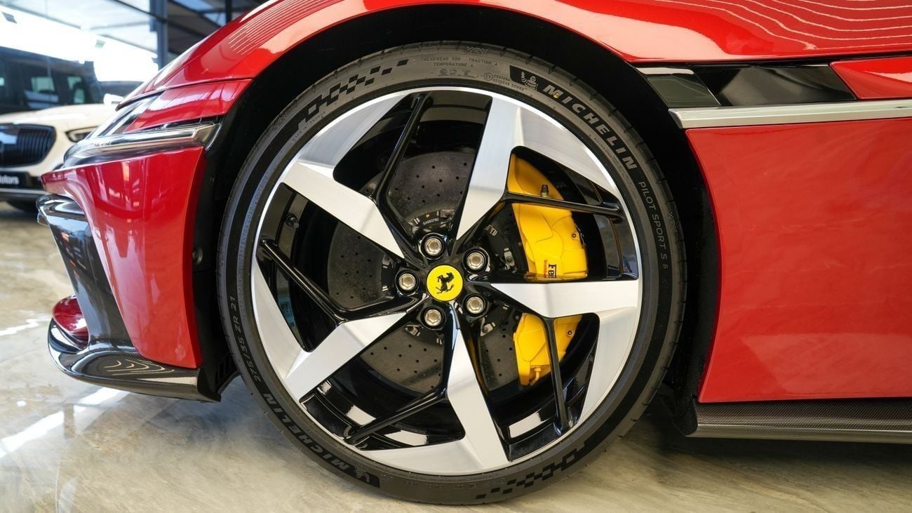 Ferrari 12Cilindri Ferrari 12Cilindri 2025 - Retro Inspired New Face -  2-Door Grand Tourer