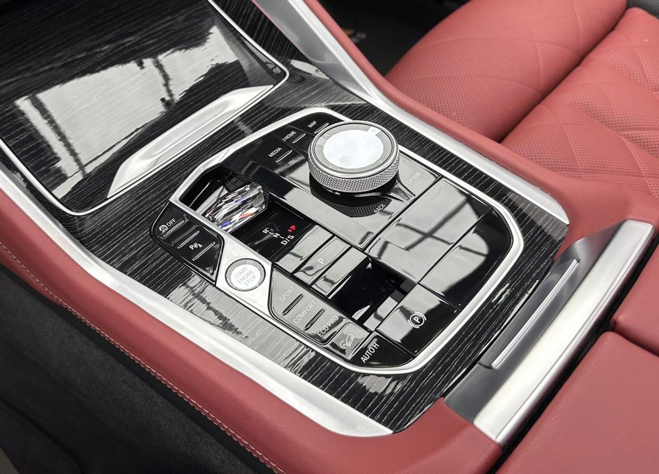 BMW X6 2025 BMW X6 xDrive40i M-Sport, Sept/2029 BMW Warranty + Service Pack, BMW Full Service History, GCC