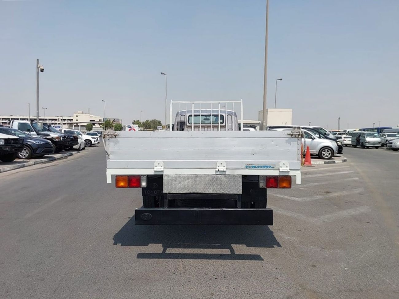 Mitsubishi Fuso Canter MITSUBISHI CANTER ALUMINIUM BODY TRUCK RHD 1995 MODEL 4.5 L DIESEL MANUAL(PM20023)