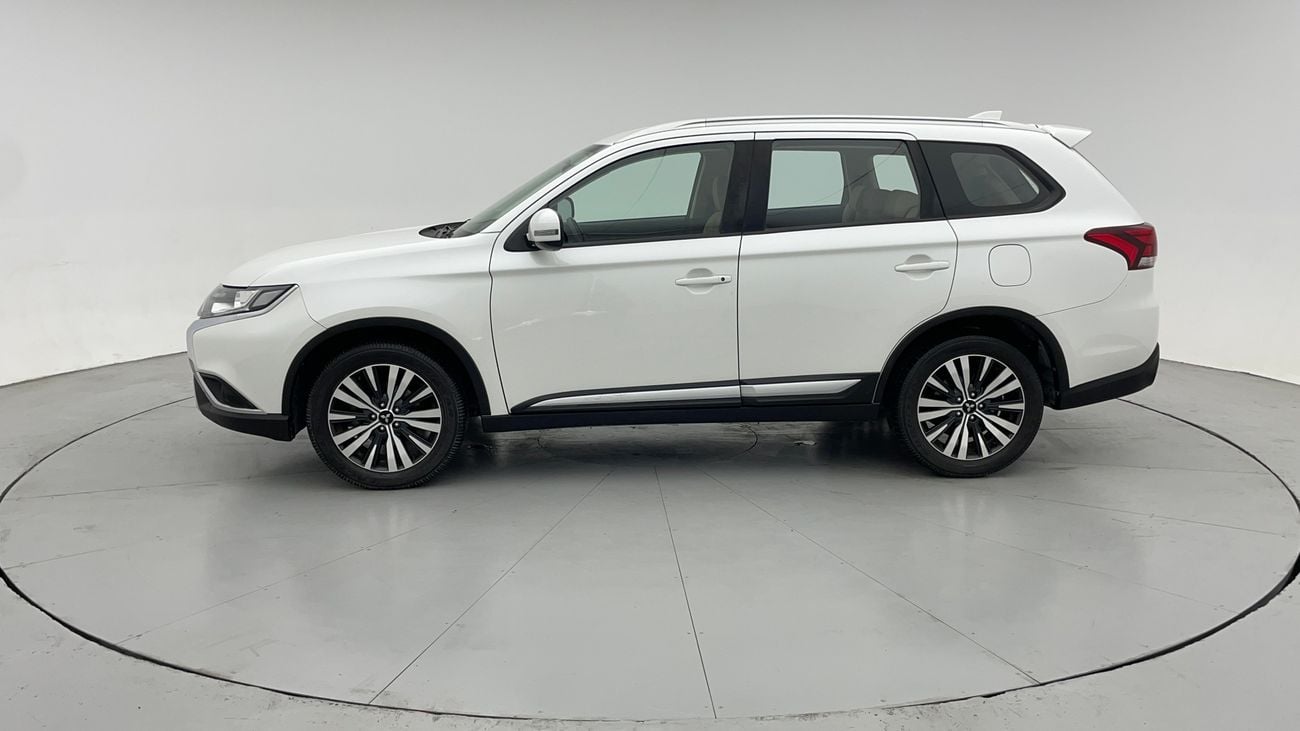 ميتسوبيشي آوتلاندر GLX LOWLINE 2.4 | بدون دفعة مقدمة | اختبار قيادة مجاني للمنزل