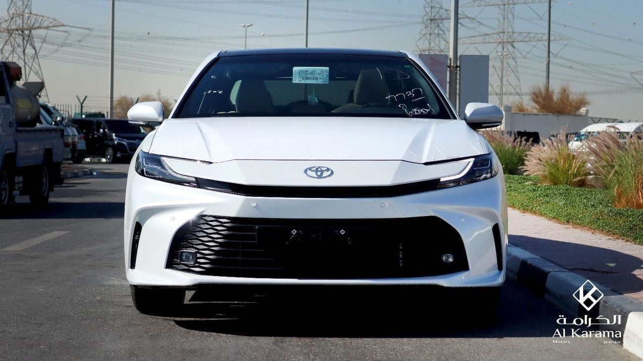 تويوتا كامري LE | 2.5L Hybrid | Panoramic Moon Roof | Driver Seat Lumbar Support | GCC Specs