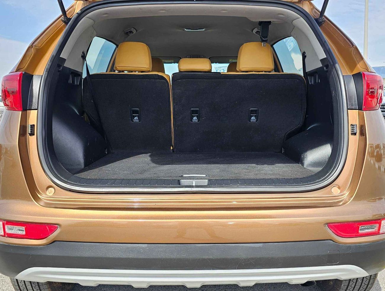 كيا سبورتيج LX // 634 AED Monthly // LEATHER // ORG AIRBAG (LOT # 48123)