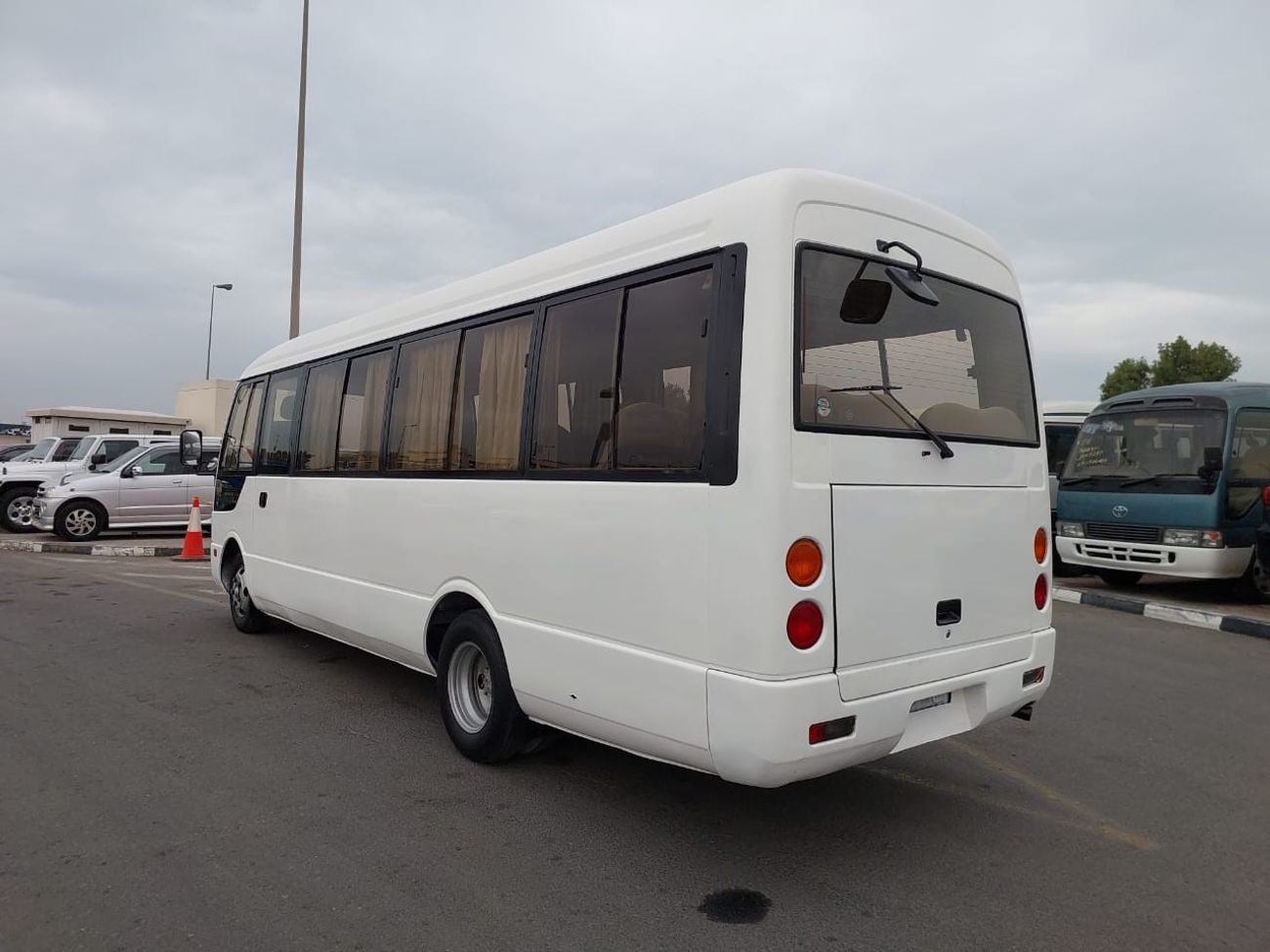 ميتسوبيشي روزا MITSUBISHI ROSA BUS RHD 1999 MODEL 4.9 L DIESEL AUTOMATIC(PM00088)