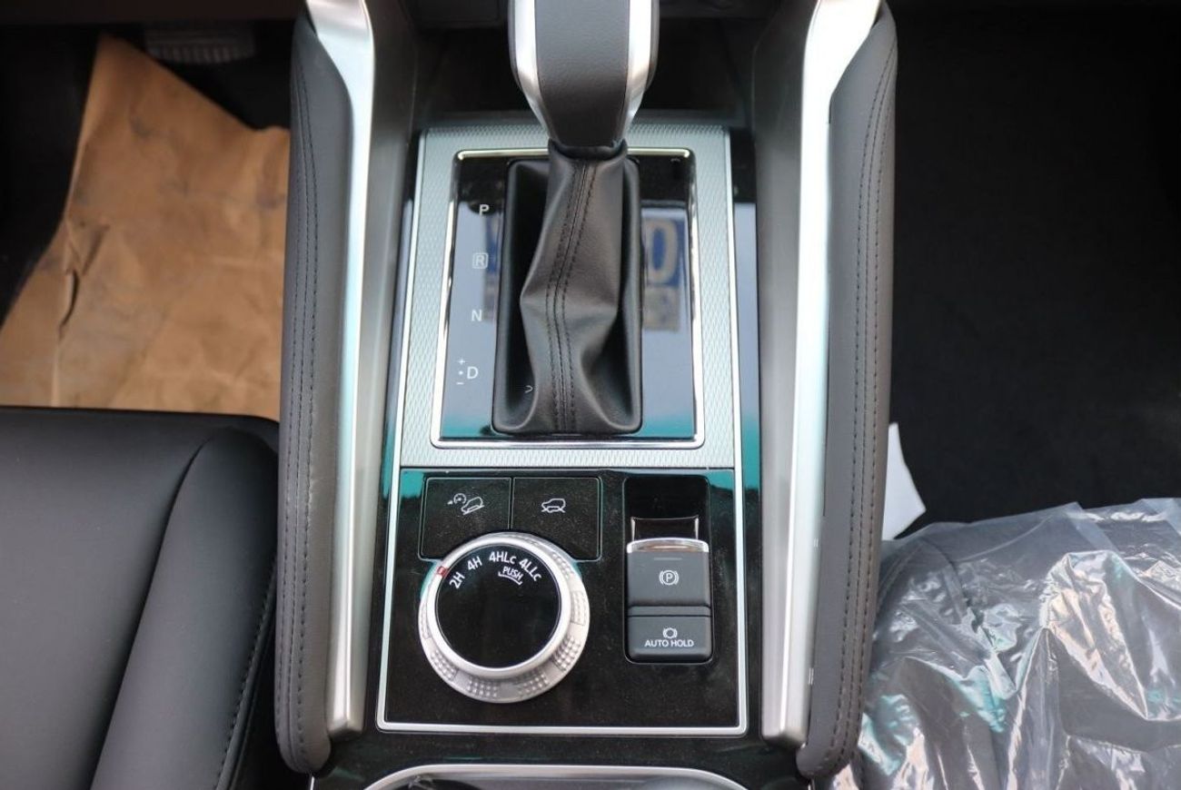 Mitsubishi Montero SPORT 3.0L, SUNROOF, ELECTRIC SEAT, LEATHER SEAT, DIFF LOCK, ALLOY WHEELS, MODEL 2023 FOR EXPORT