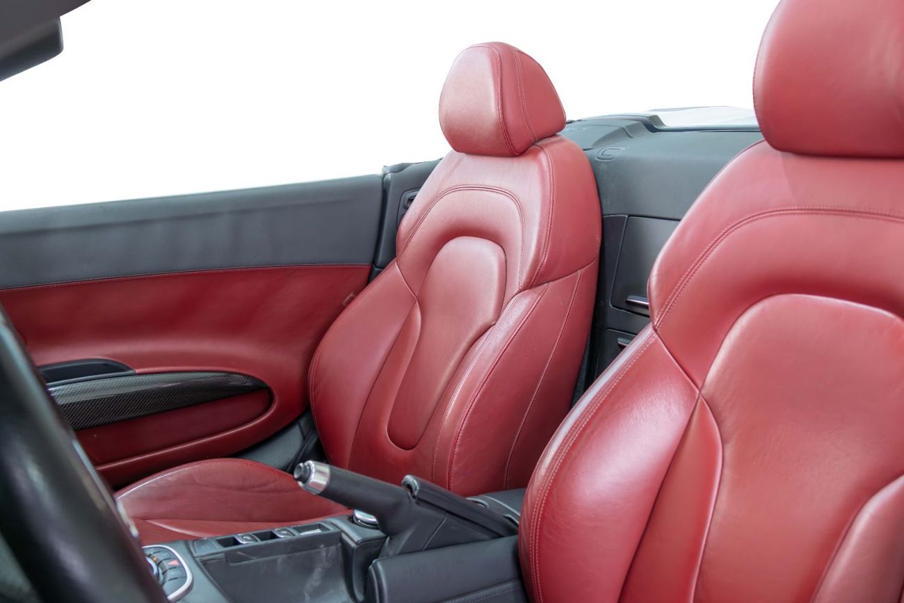 Audi R8 Spyder FSI 4.2L (430 HP) GCC-V8 Naturally Aspirated-Red Interior-Bang Olufsen Sound System