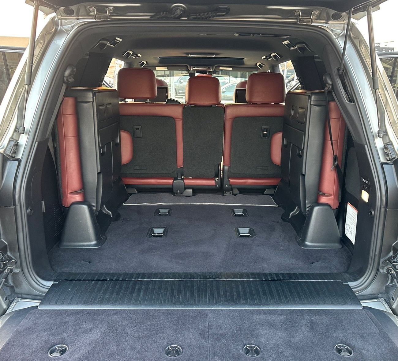 لكزس LX 570 PLATINUM SIGNATURE