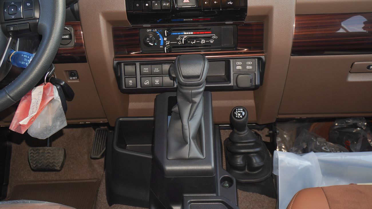 Toyota Land Cruiser 70 LX 4.0L V6 A/T