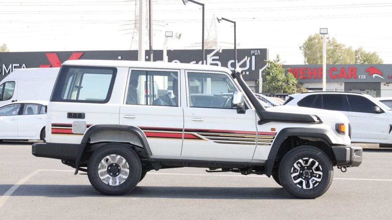 Toyota Land Cruiser 70 VXR 4.0L (5 Door)