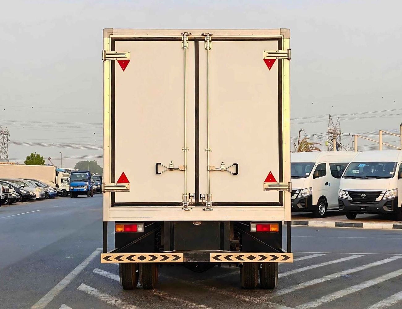 ميتسوبيشي فوسو كانتير FREEZER BOX/4.2L DIESEL M/T/SINGLE CABIN (CODE#CANF)