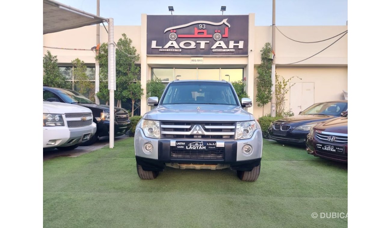 Mitsubishi Pajero Mitsubishi PAGERO MODEL 2008 SILVER COULOUR NUMBER ONE SUN ROOF LEATHER SEATS RINGAT SENSORO