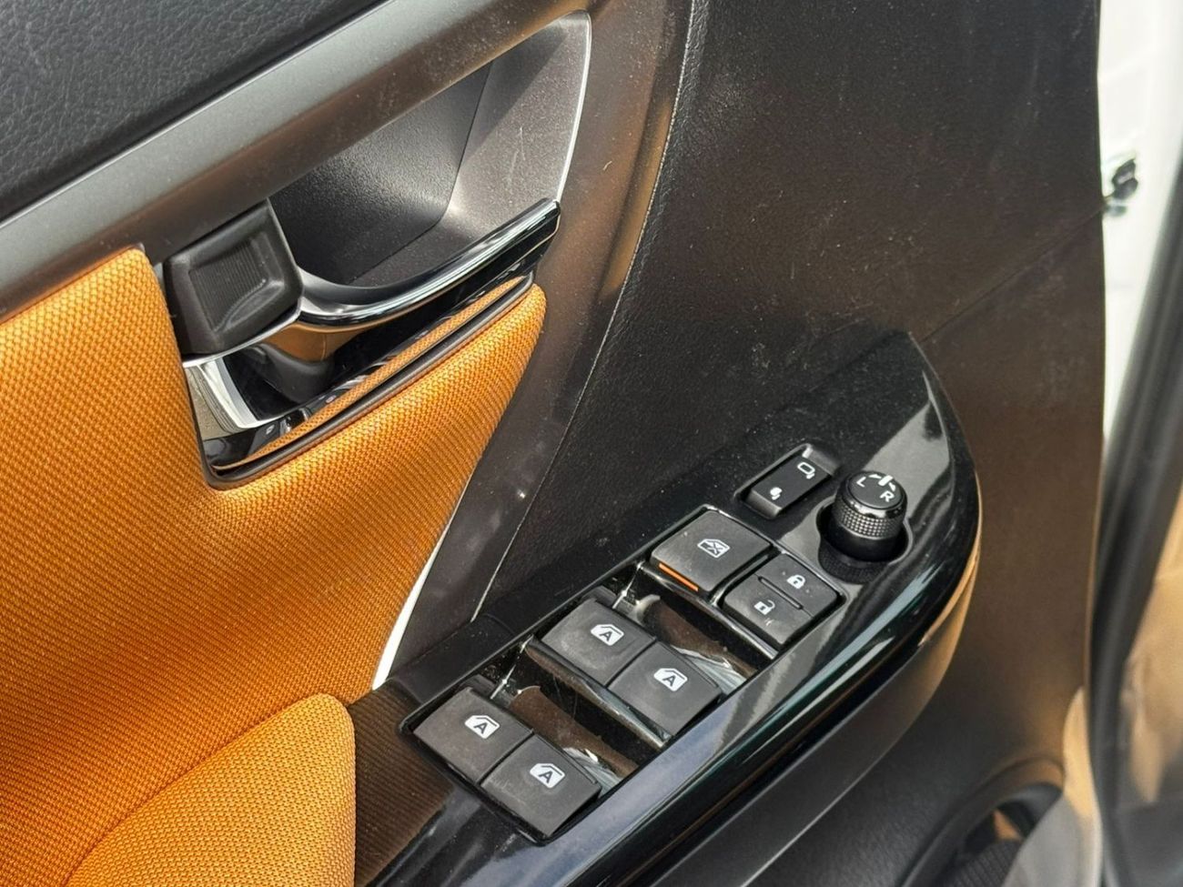 Toyota Fortuner ECTARC005 – 2026 Toyota Fortuner – 2.8L Diesel Auto – Black with Tan Interior