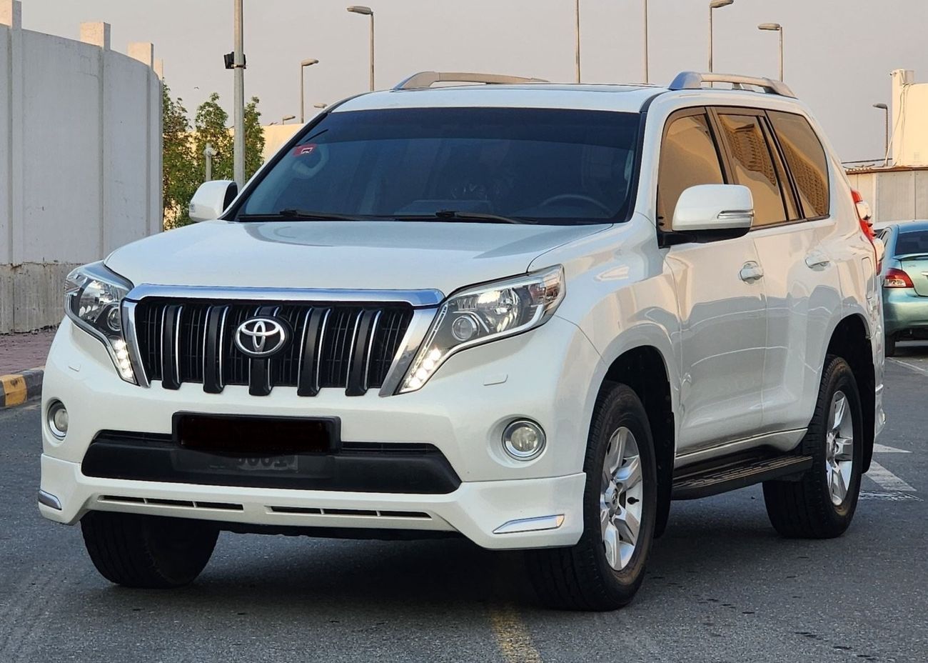 تويوتا برادو 2014 VXR LHD Petrol Engine Full Option Very clean condition