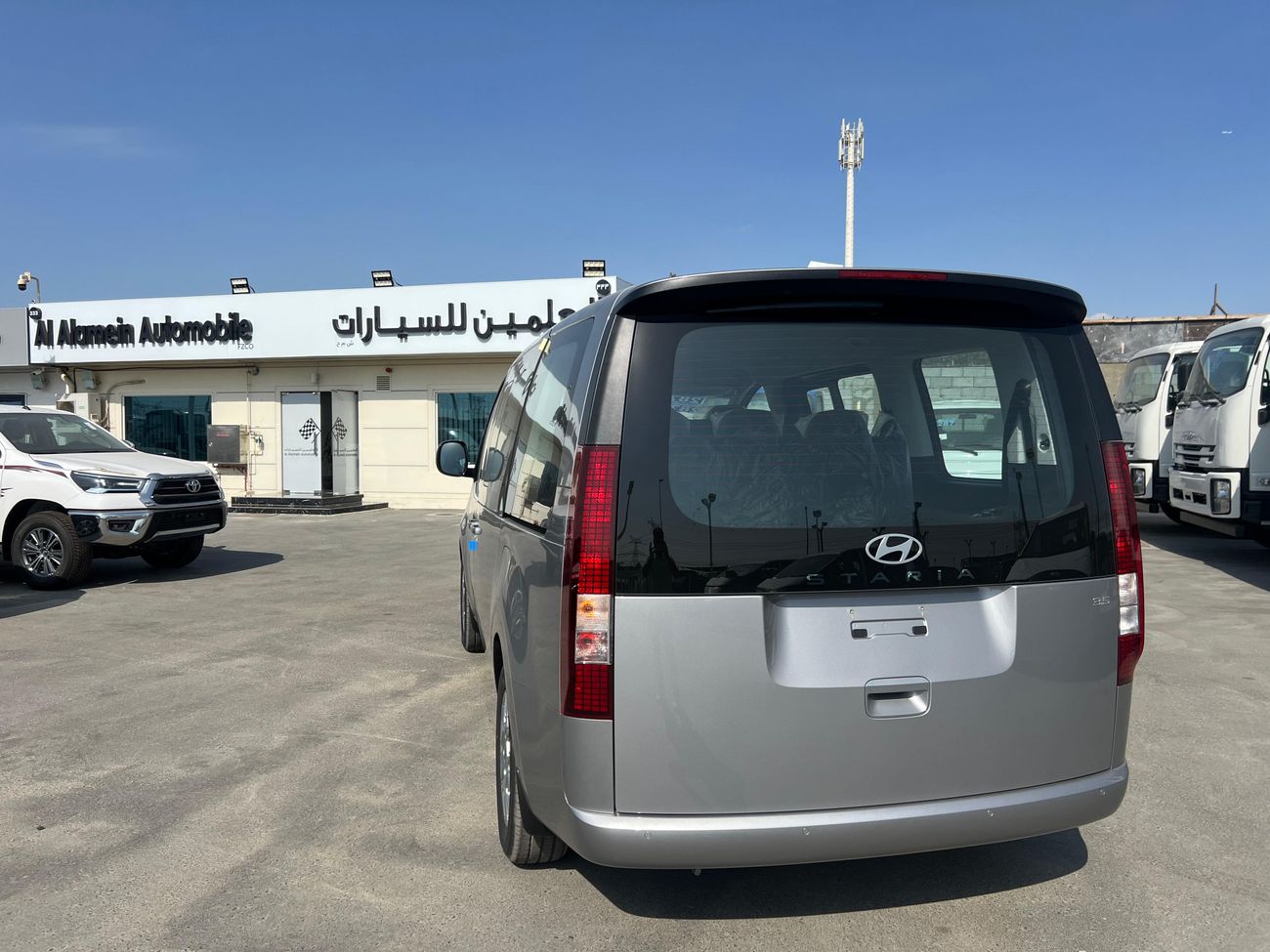 Hyundai Staria Hyundai Staria 3.5L Petrol, Van 9 Seats, Color Silver, Model 2025 (GCC SPECS) AT