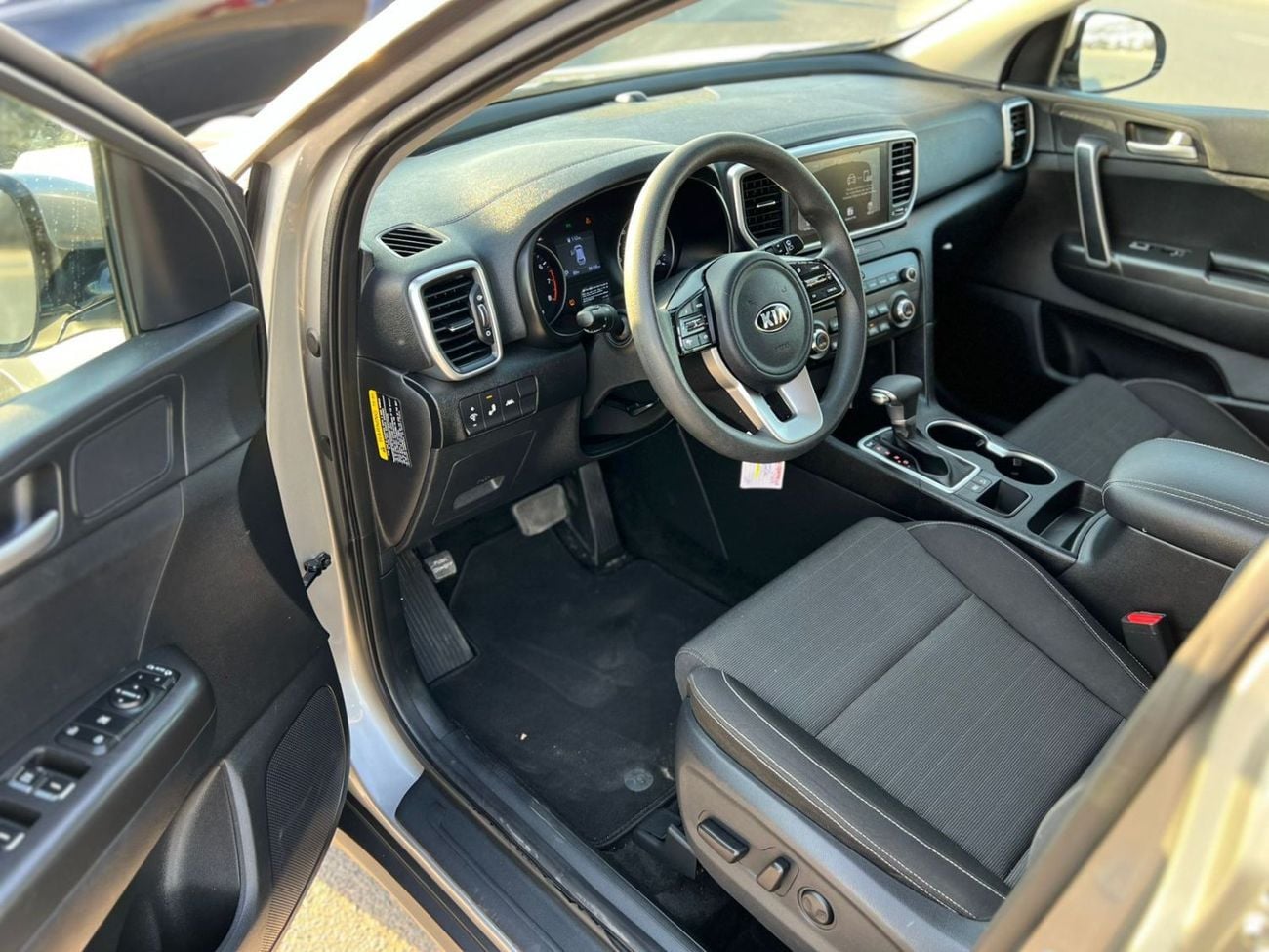 Kia Sportage LX 2020 Kia Spotage Mid-Option - 2.4L V4 - Rear Camera - Electric Seat