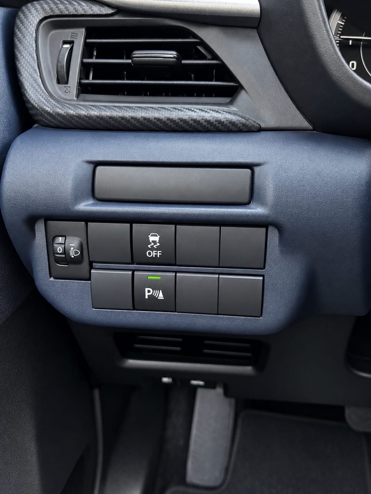 Suzuki Baleno GLX Key Details:  Free 3 Months Warranty. Additional extended warranty plans available.  Service History