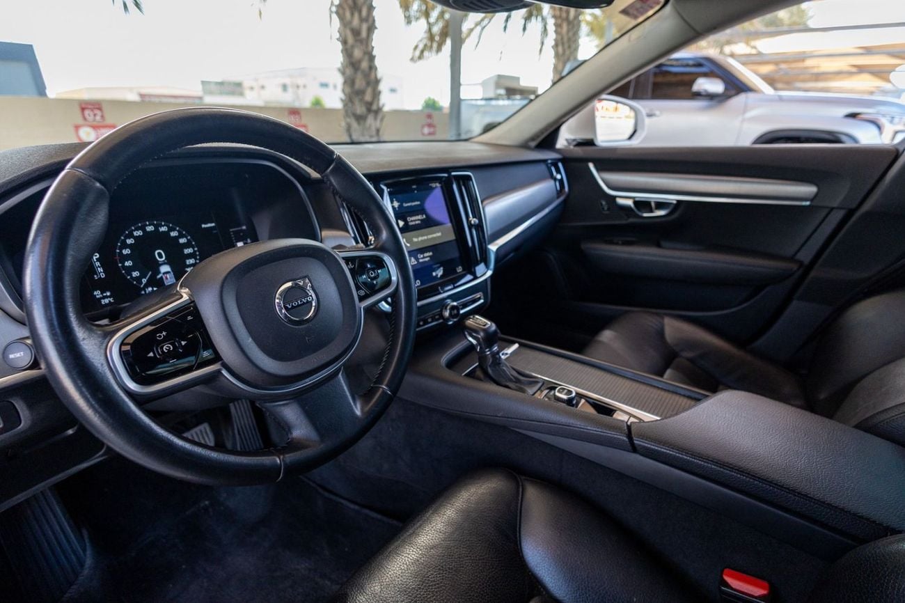 Volvo S90 Volvo S90 2017 GCC specs for 826.00 AED monthly