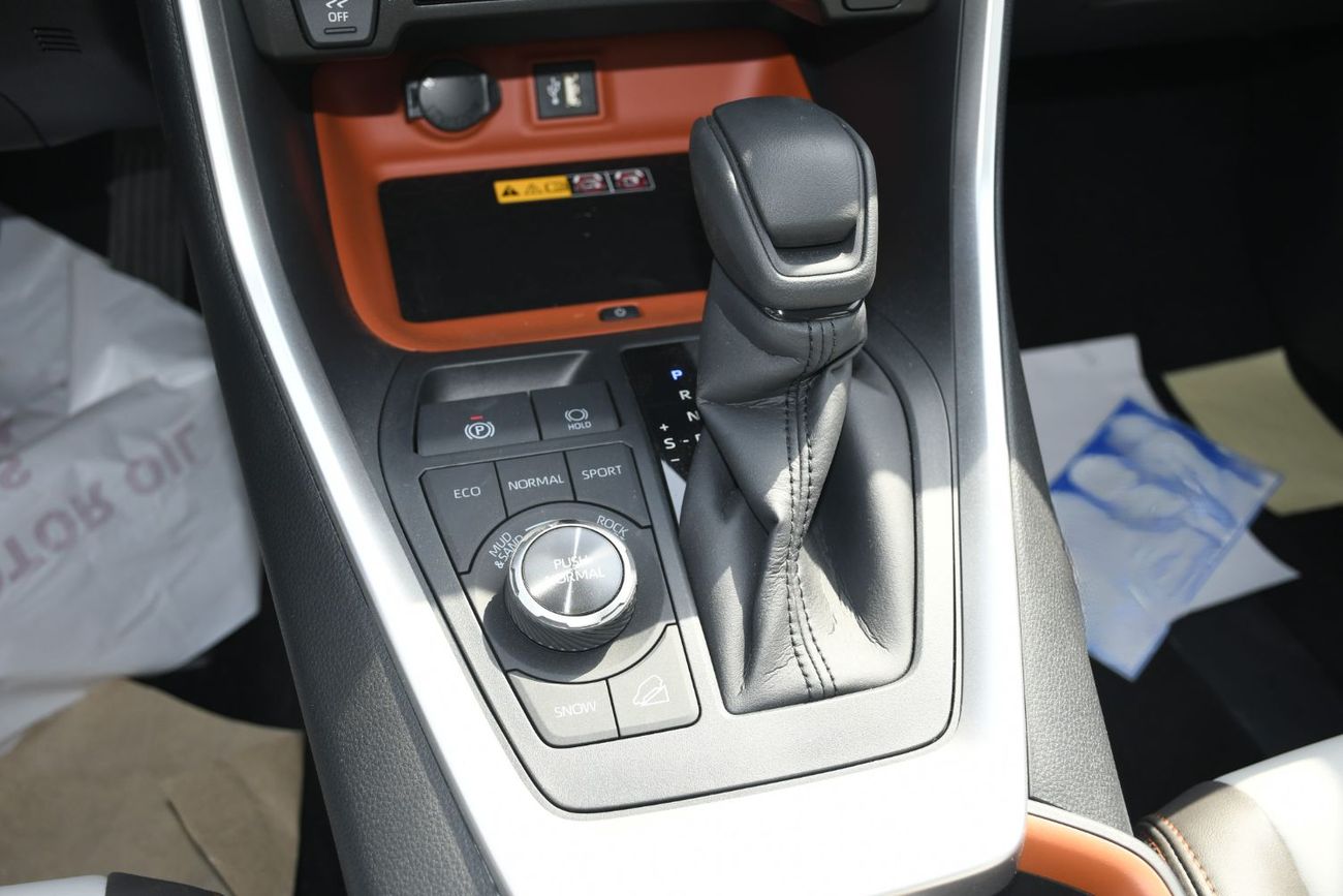 تويوتا راف ٤ 2.5L Adventure With Rader 4WD Petrol Full Option GCC Saudi ( Ready Stock)