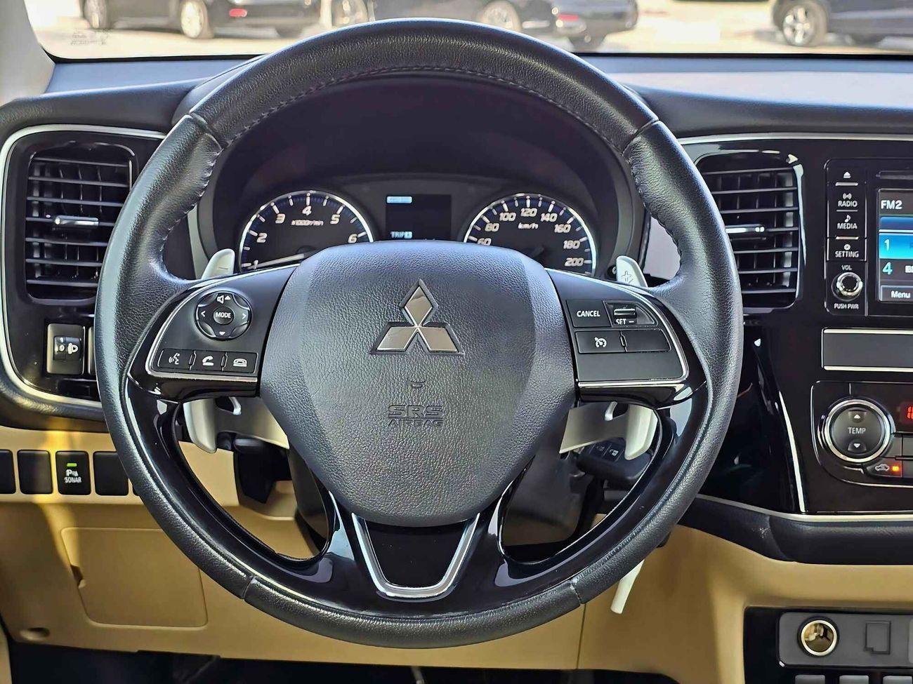 Mitsubishi Outlander GLX/ 4WD/ LEATHER SEATS/ DVD/ LOW MILEAGE/ GCC/ 657 MONTHLY/ LOT# 702843