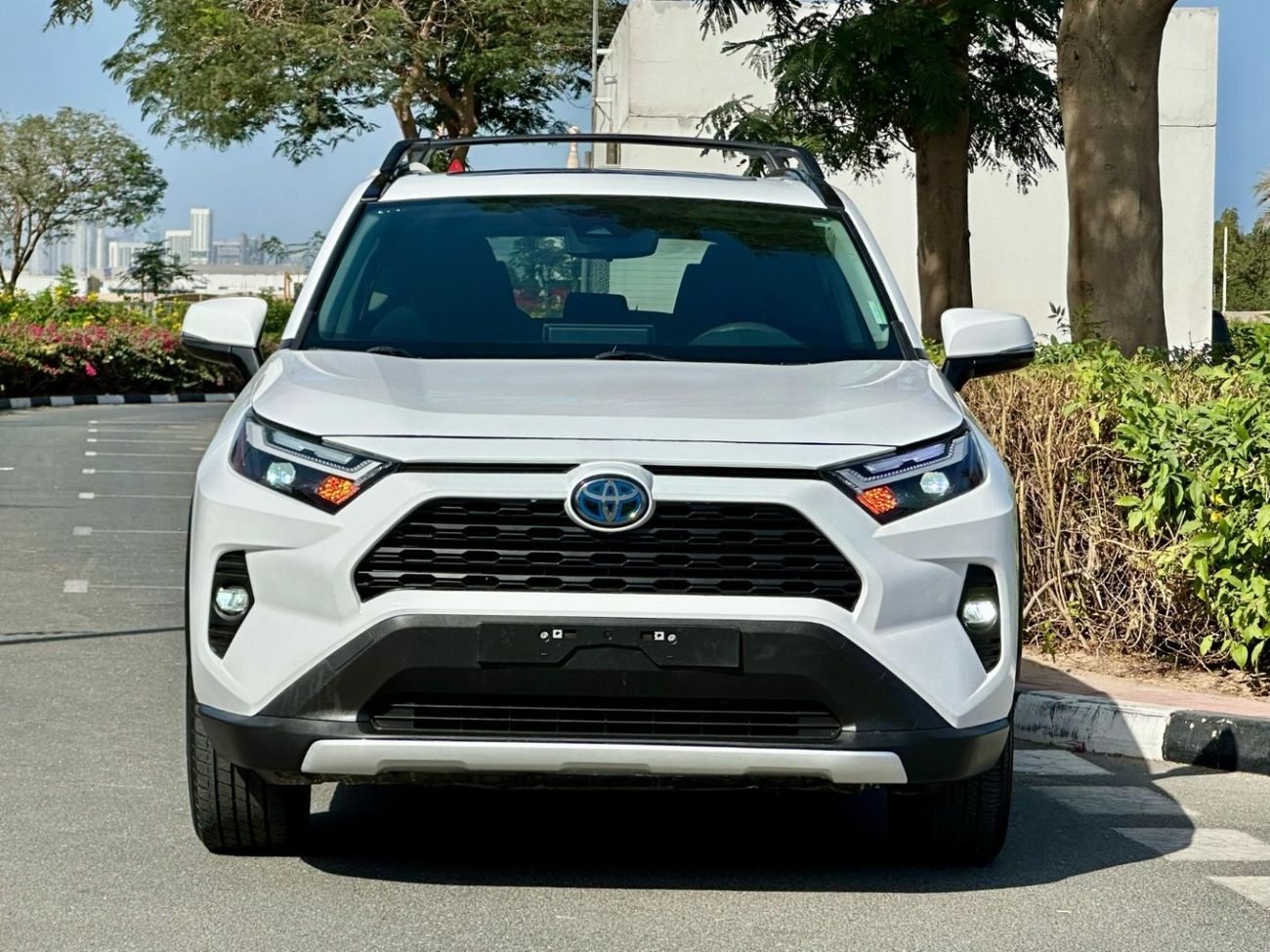 تويوتا راف ٤ XLE-AWD Hybrid Full Option